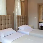 מלון Rezidenca Desaret 4*