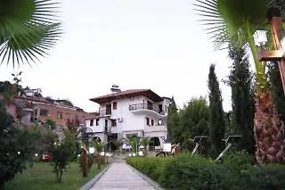 Rezidenca Desaret 4* Μπεράτ