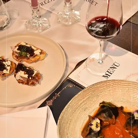 Hotel Rezidenca Desaret 4*