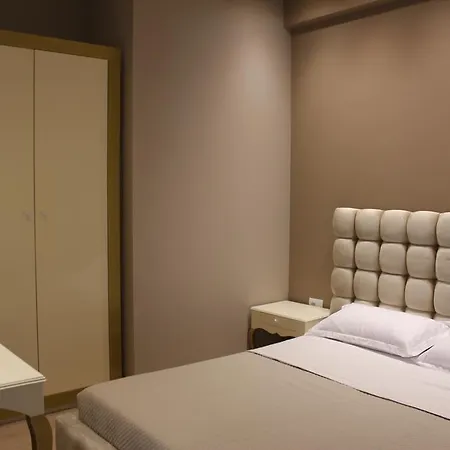 Ξενοδοχείο Rezidenca Desaret 4*