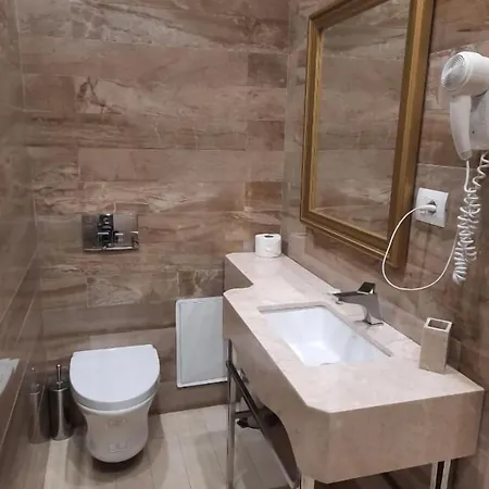 Ξενοδοχείο Rezidenca Desaret 4*