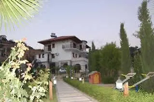 Rezidenca Desaret Μπεράτ